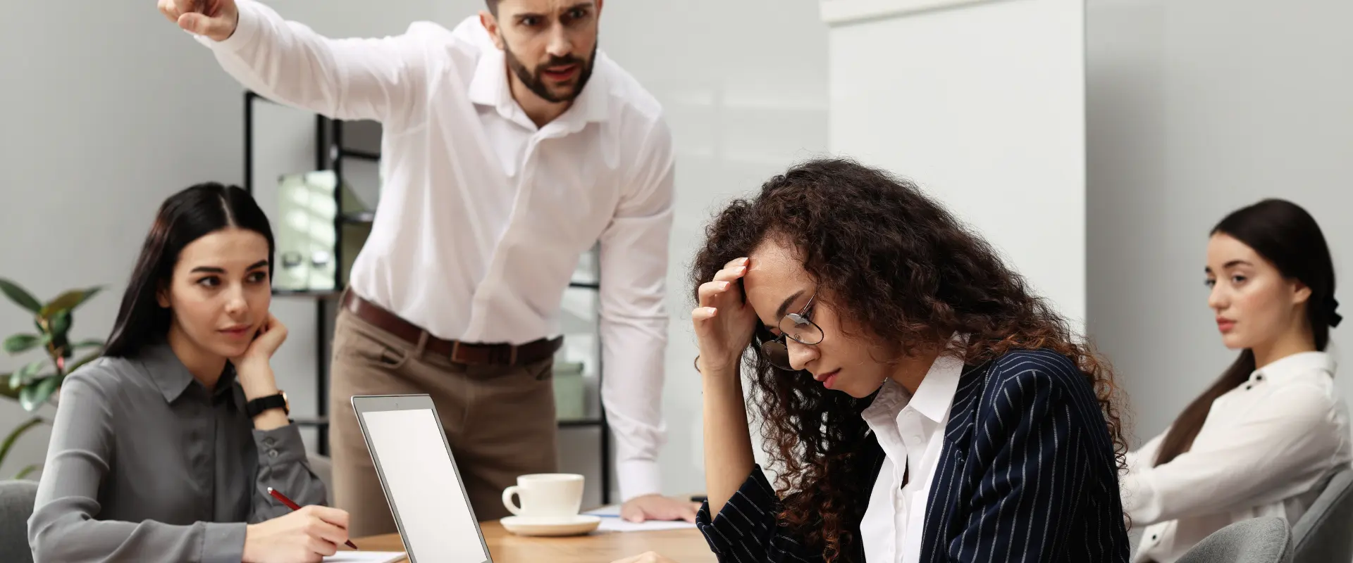 ¿Qué pruebas necesito para denunciar acoso laboral? Guía para proteger tus derechos en Chile